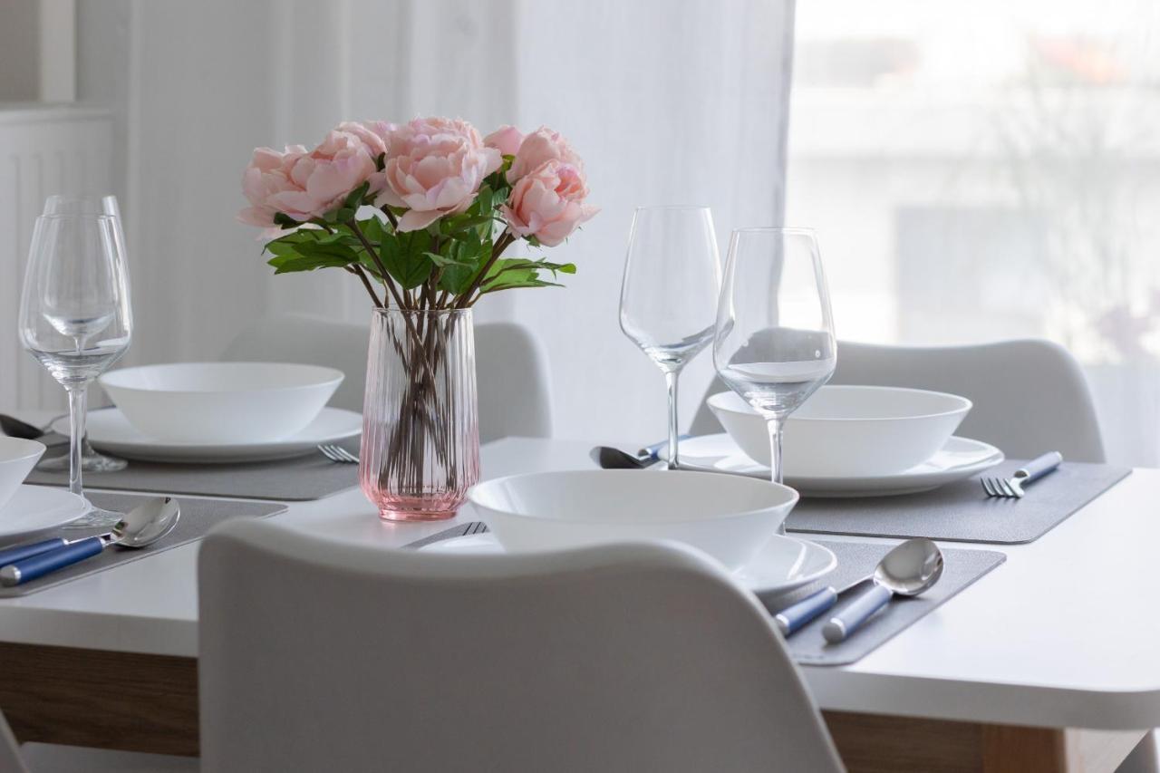 Sarmacka Apartment With Balcony Warsaw Wilanow By Noclegi Renters 외부 사진
