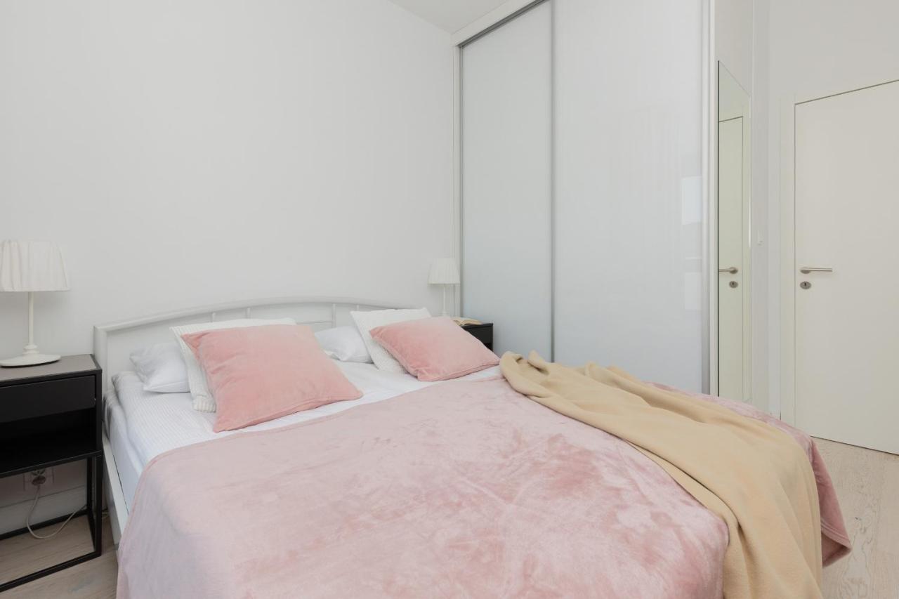 Sarmacka Apartment With Balcony Warsaw Wilanow By Noclegi Renters 외부 사진